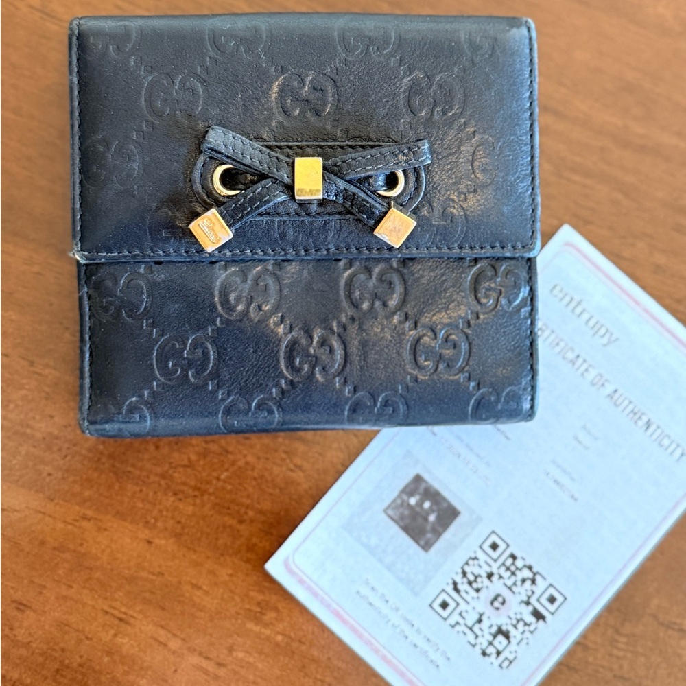 Gucci Black Embossed Leather Card Case with Gold Bow Accents